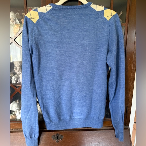Women’s Brook Brothers Blue Argyle V-Neck Sweater - Picture 7 of 7